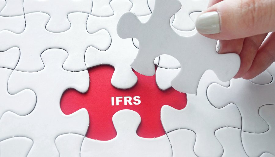 Cash versus accrual based accounting under IFRS 17