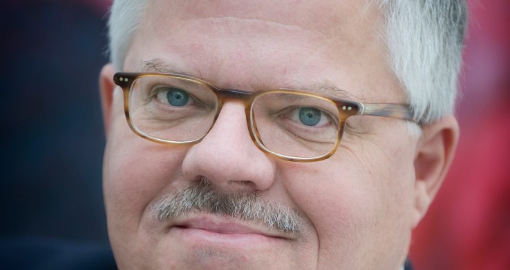 Erelid Ad Kok AAG HonFIA overleden